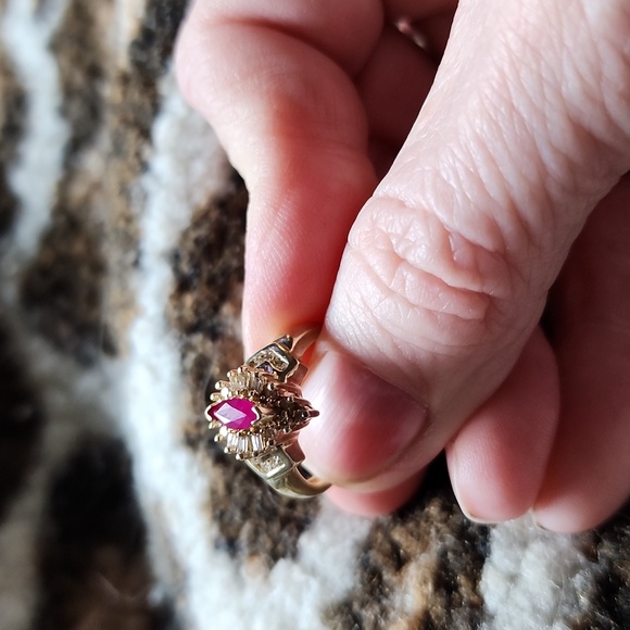 Beautiful Alwand Vahan 10k Yellow Gold Ruby Diamond Ring Size 5 or 5.5 - Picture 15 of 17